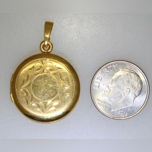 Vintage diamond etched 1” gold locket (room for engraving!)